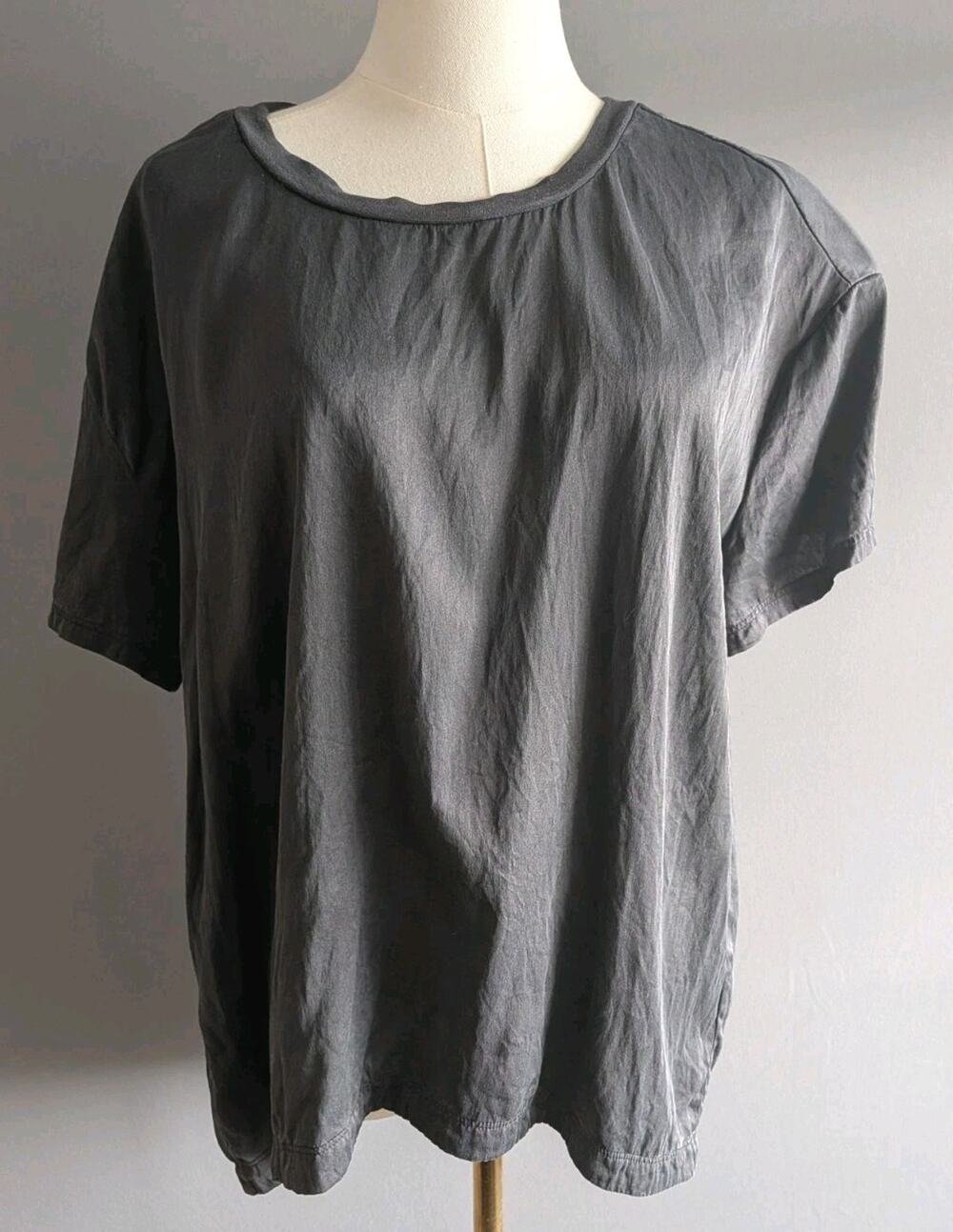 Quince Washable Silk Tshirt L Gray 100% Silk Short Sleeve Relaxed Blouse Top
